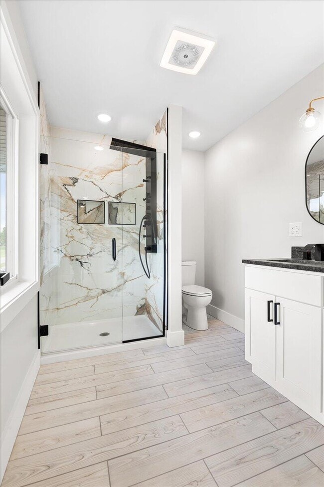 Building Photo - 145 Crooked Creek Dr