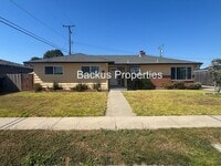 Building Photo - 209 La Mesa Dr