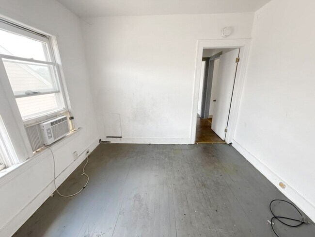 Building Photo - 4822 E 84th St