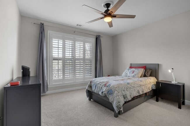 Building Photo - 3005 Coral Bell Ln