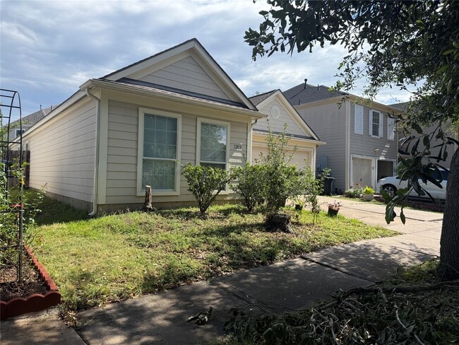 Building Photo - 12818 Magenta Oaks