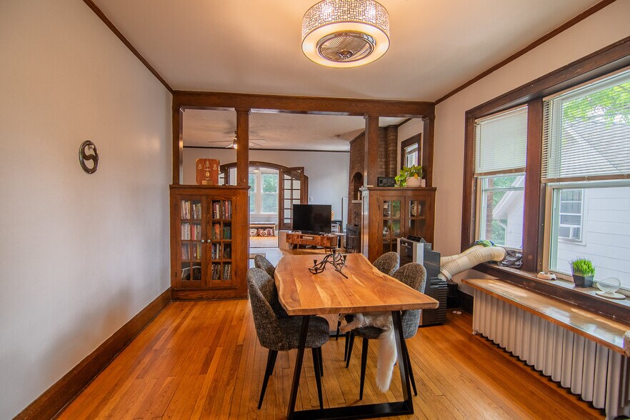 Building Photo - 5940 5th Ave