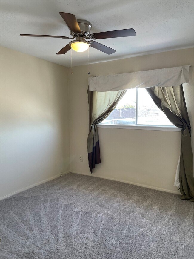 Building Photo - 7051 Chasewood Dr