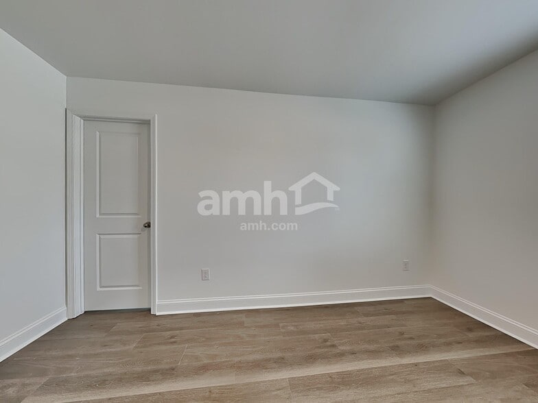 Building Photo - 1151 Livengood Wy