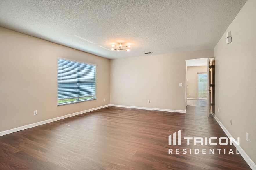 Building Photo - 2764 Pythagoras Cir