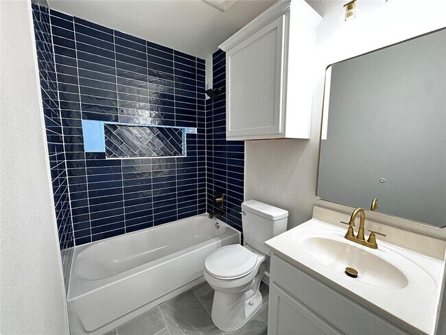 Building Photo - 360 Atlantis