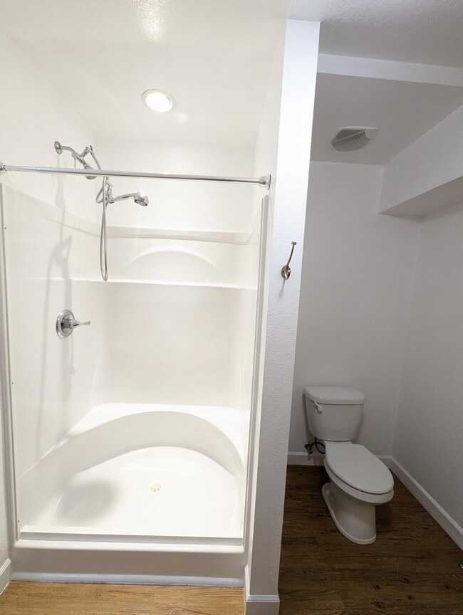 Building Photo - 3348 Lowery Dr