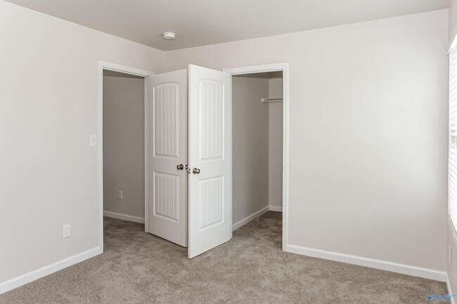 Building Photo - 120 Darrow Creek Dr