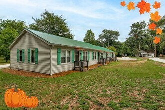 Building Photo - Welcome to this beautifully renovated cond...