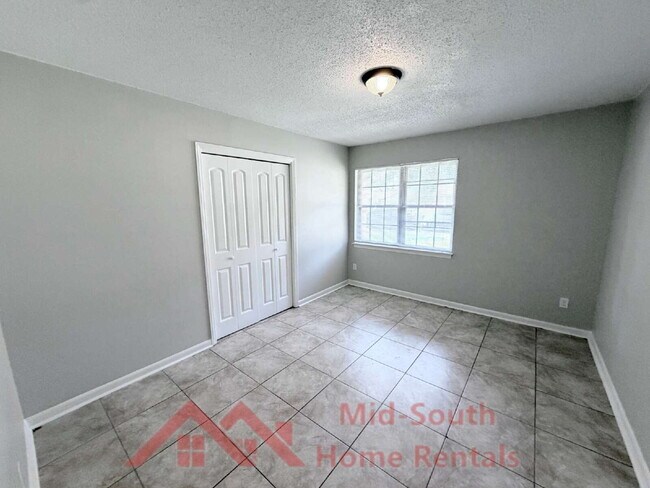 Building Photo - 1521 Abernathy Rd