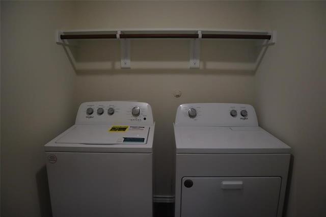 Building Photo - 3025 Zinnia St