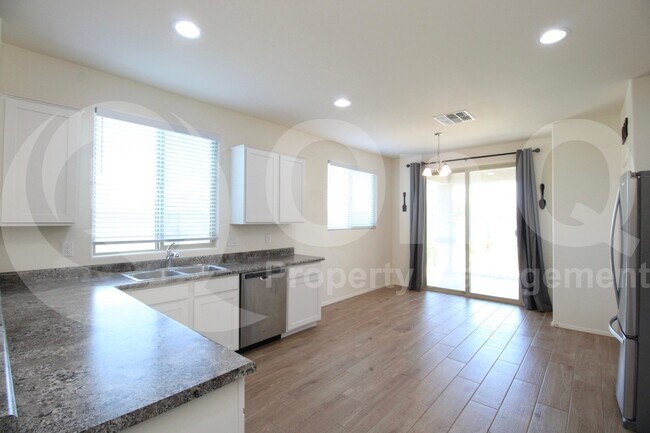 Building Photo - 17864 W Paraiso Dr