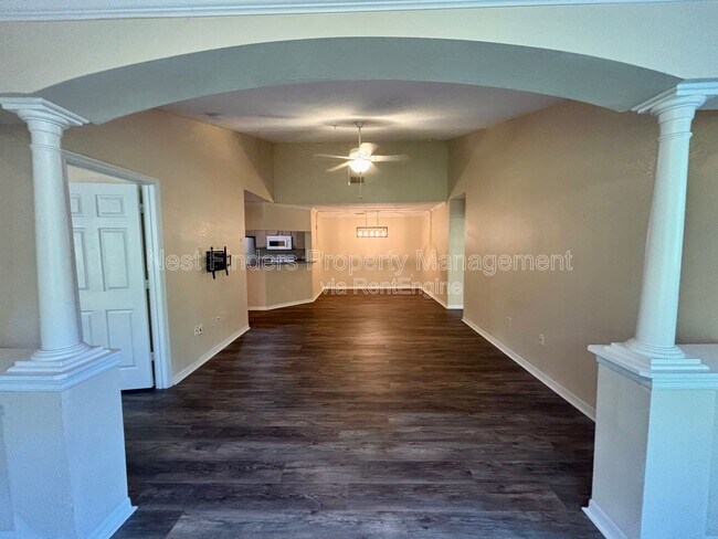 Building Photo - 7800 Point Meadows Dr