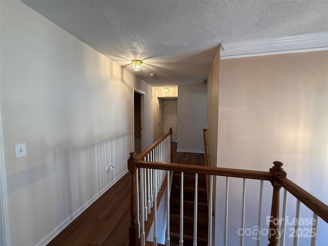 Building Photo - 111 Foxtail Dr
