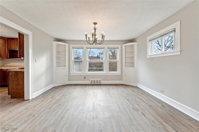 Building Photo - 4367 E 139th St