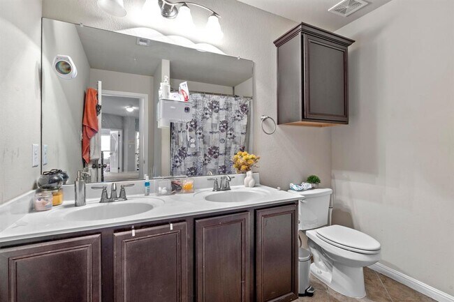 Building Photo - 137 Paul Azinger Dr