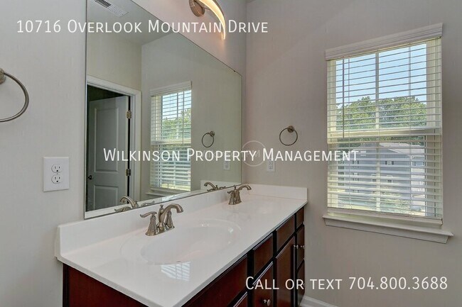 Building Photo - 10716 Overlook Mountain Dr