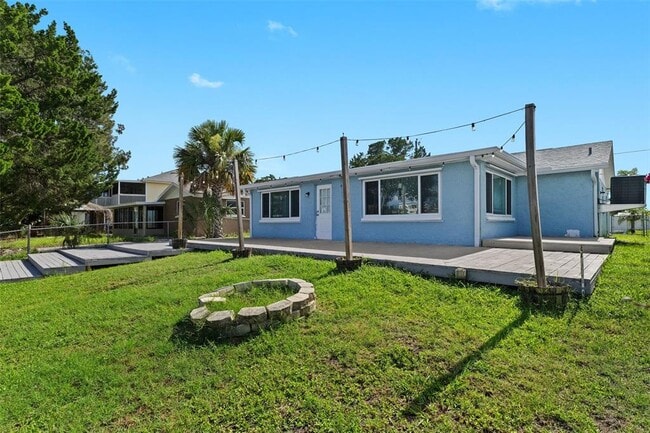 Building Photo - 13916 Sommers Ave