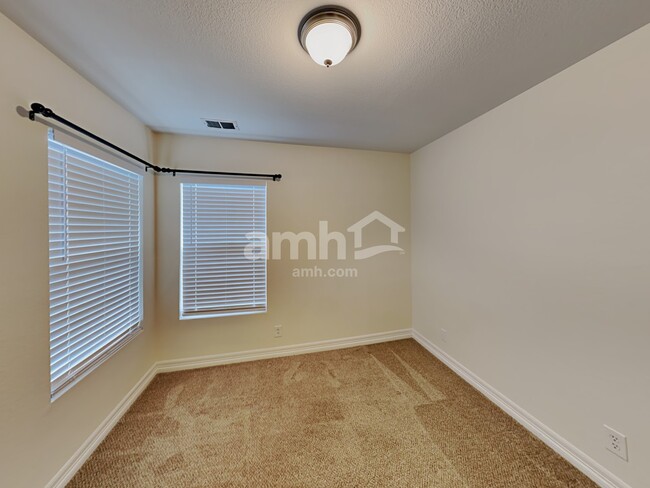 Building Photo - 6078 E 137th Ave