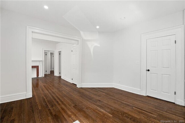 Building Photo - 318 Humphrey St