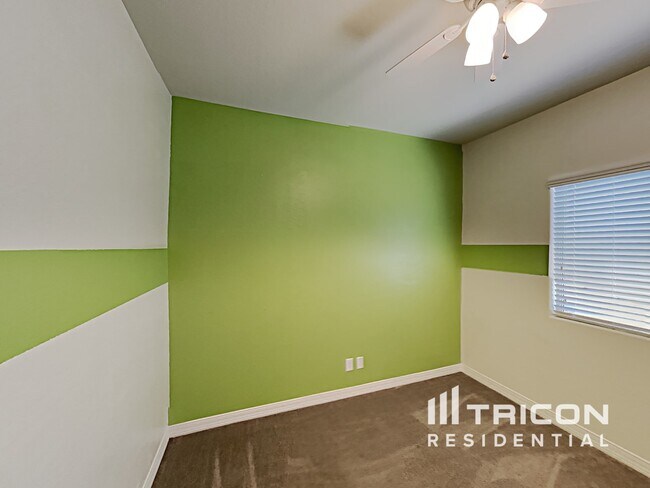 Building Photo - 21407 W Alvarado