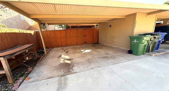 Building Photo - 2021 Clubview Dr