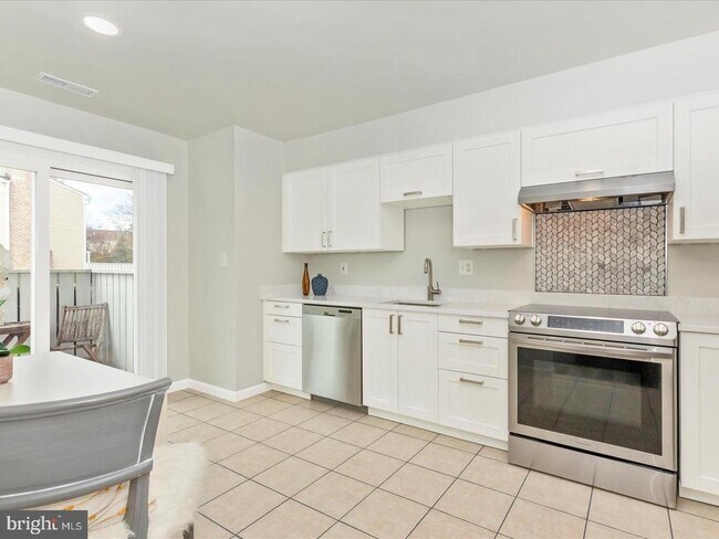 Building Photo - 11349 Appledowre Way