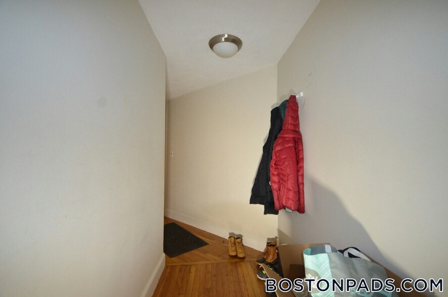 Building Photo - 45 Westland Ave