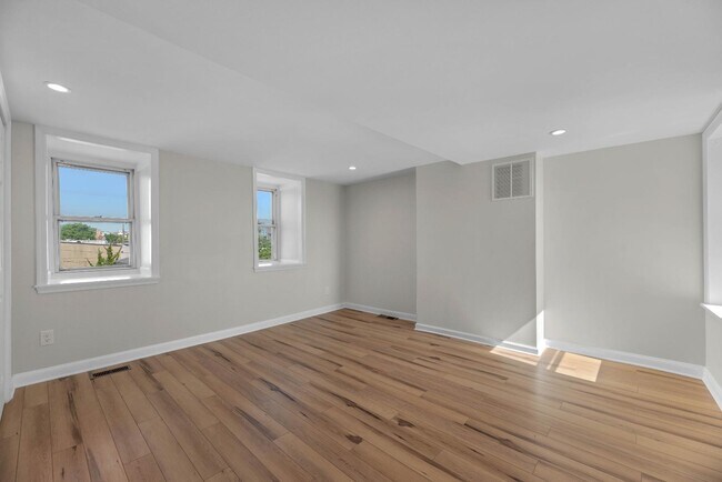 Building Photo - 121 N Patterson Park Ave