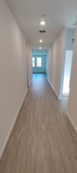 Building Photo - 4812 Sagerun Dr