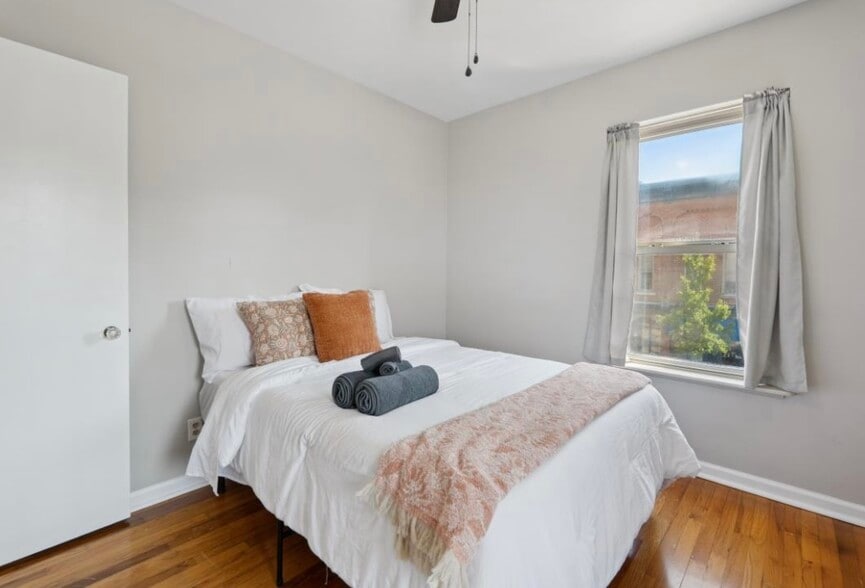 Building Photo - 100 S Ann Arbor St