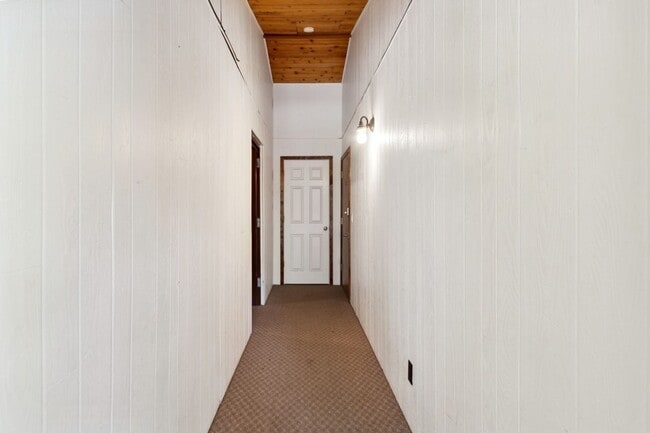 Building Photo - 1 bedroom, 1 bath condo at Bay Point