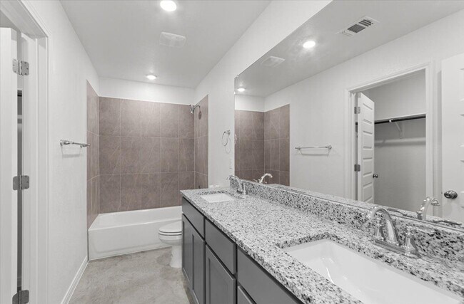 Building Photo - 911 Sevenleaf Ln