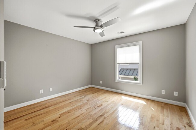 Building Photo - 520 Iverson Way