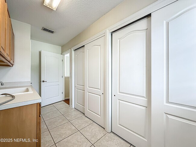 Building Photo - 346 Hefferon Dr