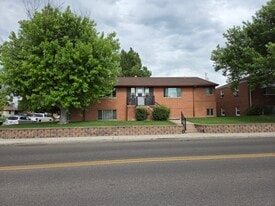 Building Photo - 1547 Hot Springs Ave