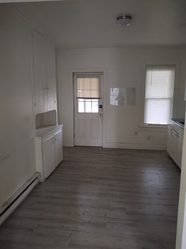 Building Photo - 52 Hallet St