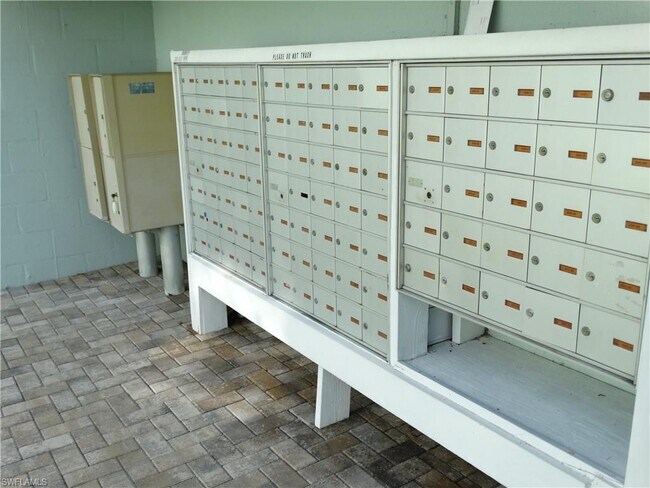 Building Photo - 3328 N Key Dr