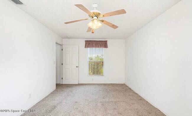 Building Photo - 1964 Bayhill Dr