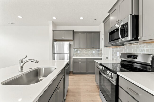 Building Photo - 1673 N Solterra Ln