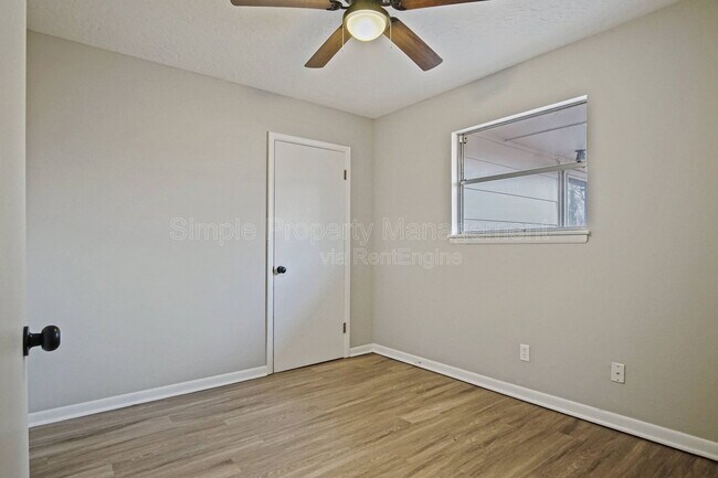 Building Photo - 1607 Denison Dr