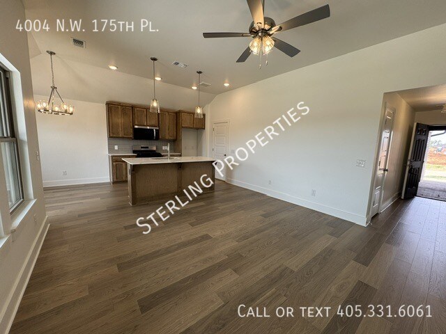 Building Photo - 4004 NW 175th Pl
