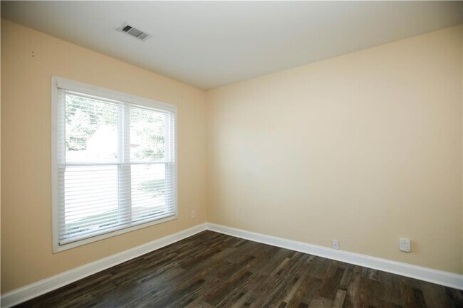 Building Photo - 1005 Landover Crossing