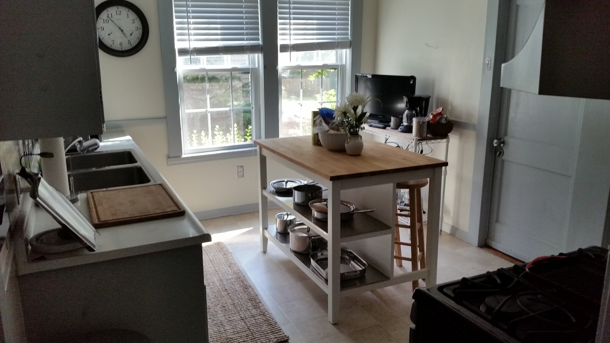 Building Photo - 43 Evergreen Ave