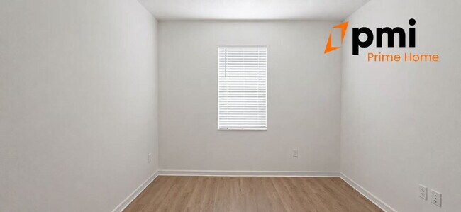 Building Photo - Stunning 5?Bedroom Home with 3 Bathrooms Single Family House.
