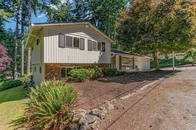 Building Photo - 3bd/2.5ba Bellevue House