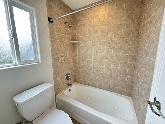 Building Photo - Stunning 5Bd/3.5Ba Home in Laguna Hills with a Pool and Elevator!