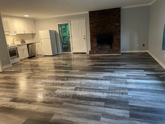 Building Photo - 2331 15th St NE