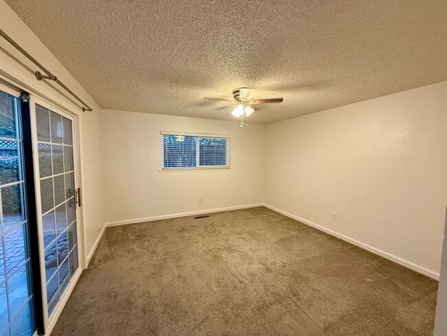 Building Photo - Conveniently located single story home!