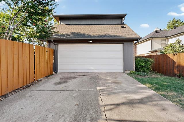 Building Photo - 1009 Lake Bluff Dr
